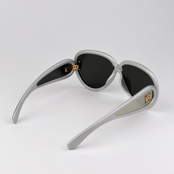 Loewe x Paula’s Ibiza Sunglasses – Metallic White Pilot Gold Mirror LW40132I 24C - Picture 5 of 11